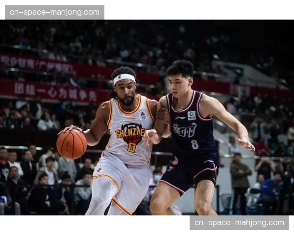 深圳第四节打出18-4攻击波,萨林杰策应助攻沈梓捷多次空接